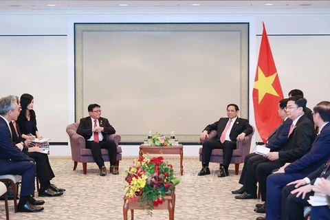 越南政府总理范明政会见日本企业 促进越南投资项目的展开