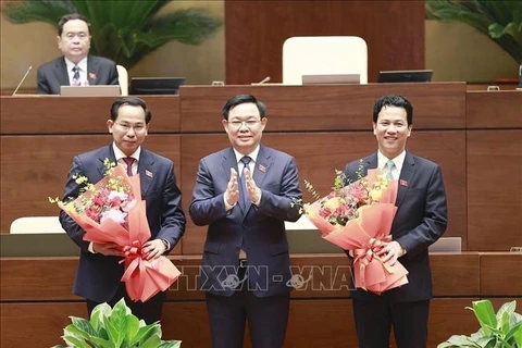 越南第十五届国会第五次会议：通过任命黎光孟为国会财政预算委员会主任的决议和邓国庆为自然资源与环境部部长的提议