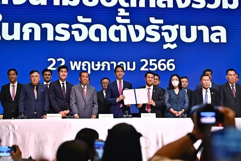 泰国8个政党就组建联合政府签署谅解备忘录