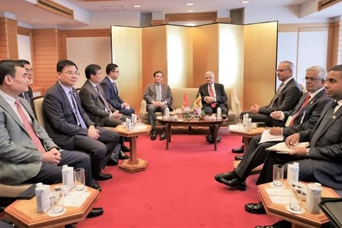 越南政府副总理陈流光会见斯里兰卡总统和日本众议院议长