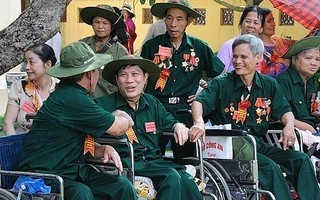 越南伤残军人与烈士日：提请国家主席向革命有功者赠送慰问物资
