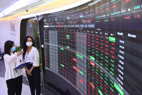 越南股市：6月1日银行股和证券股带动大盘重拾涨势