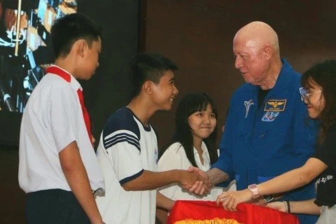 2023年越南后江太空周活动：激发年轻一代对太空的兴趣