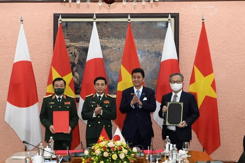 日本与新加坡签署防卫装备品及技术转让协议