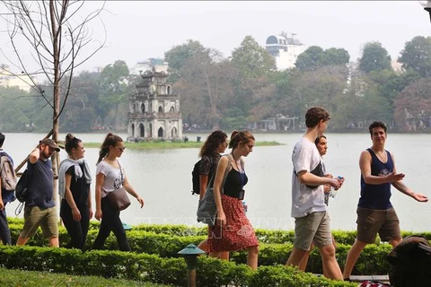 河内接待国际游客量与去年同期相比增加两倍