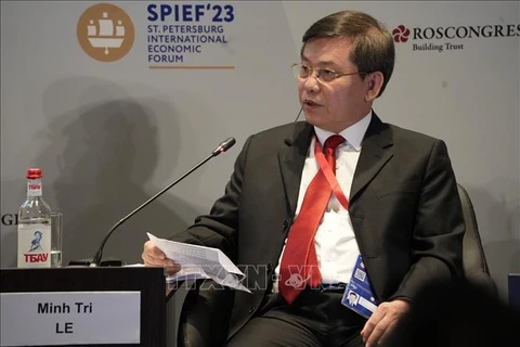 越南出席第二十六届圣彼得堡国际经济论坛 