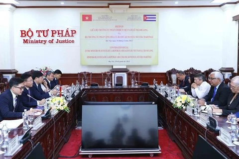 越南-古巴交换建立、完善和组织执法的经验