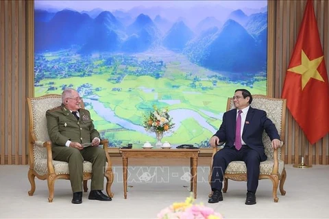 政府总理范明政会见古巴革命武装力量部长