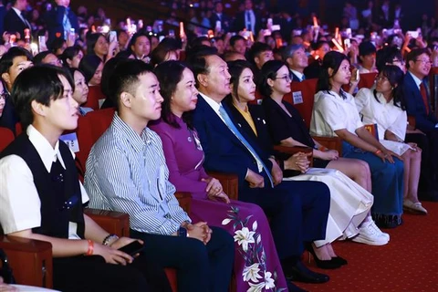韩国总统尹锡悦和越南国家副主席武氏映春出席韩越文化交流音乐晚会