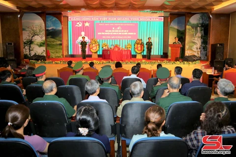 山罗省举行在老挝越南志愿军烈士遗骸安葬仪式