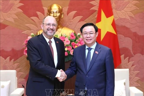 瑞士驻越南大使托马斯·加斯：加强越瑞良好合作关系