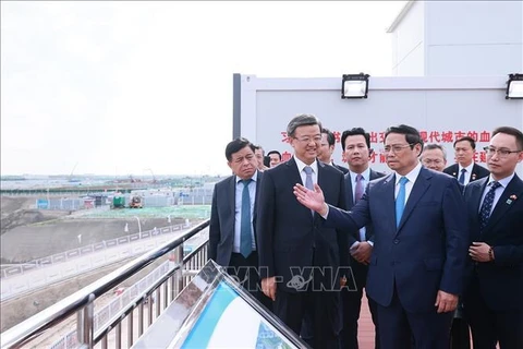 越南政府总理范明政参观中国河北省雄安新区