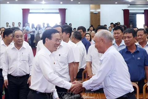 越南国家主席武文赏接待岘港市选民