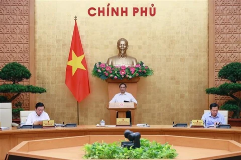 越南政府总理范明政主持召开2023年6月政府立法工作专题会议
