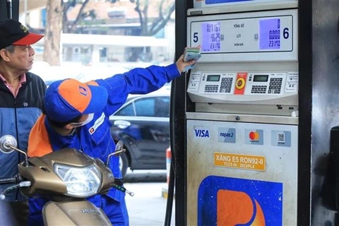 7月3日下午起越南国内油价每升下降400越盾