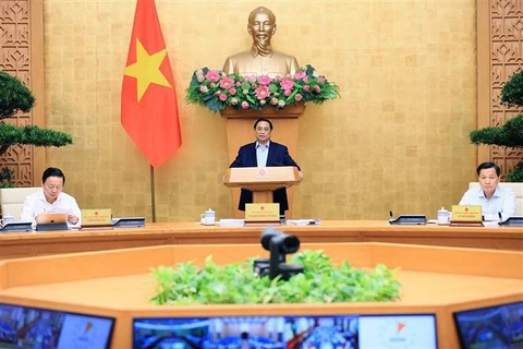 越南政府与各地方线上会议和2023年6月政府例行会议召开