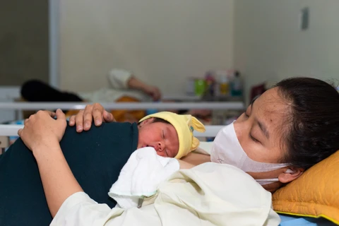 柬埔寨政府增加母婴补贴金额