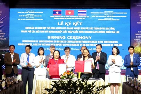 促进越南中北部省份企业与老挝和泰国企业之间的货物出口