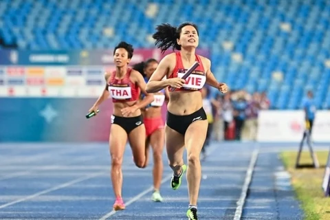 2023年亚洲田径锦标赛：越南女子田径队夺得4×️400米接力赛金牌