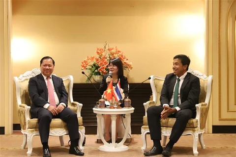 推动和平省与曼谷市的合作