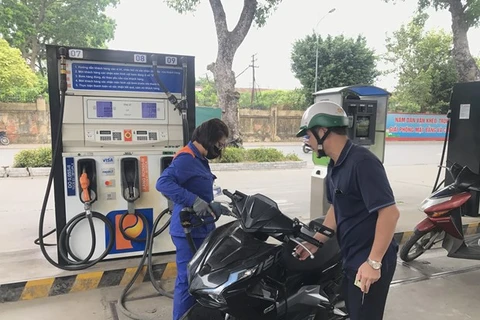 7月21日15时起越南国内油价飙升