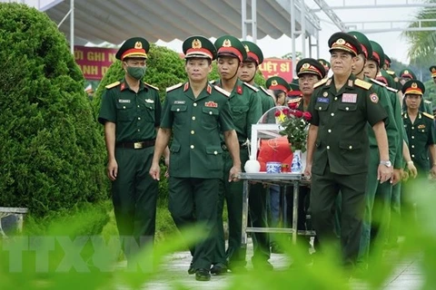 越南荣军和烈士日76周年：搜寻、归宿烈士遗骸和确认烈士身份是特别和神圣的任务 