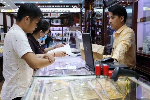 8月2日上午越南国内黄金卖出价下降10万越盾