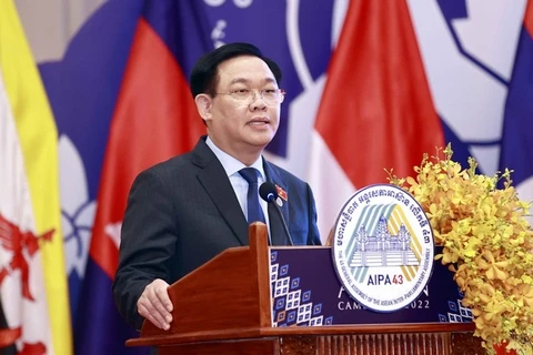 国会主席王廷惠访问印尼并出席AIPA-44之旅为促进越南印尼战略伙伴关系注入新动力