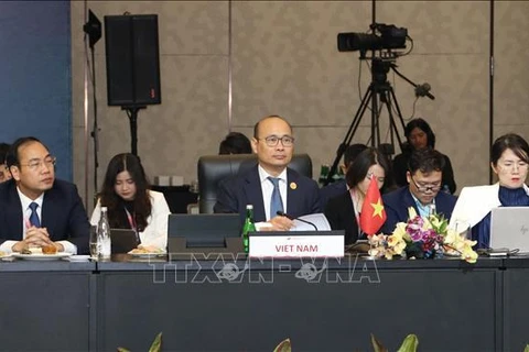 越南出席东盟与伙伴国系列经济部长磋商会