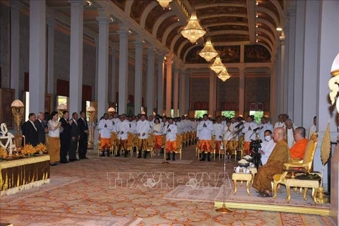 柬埔寨第七届国会议员宣誓就职