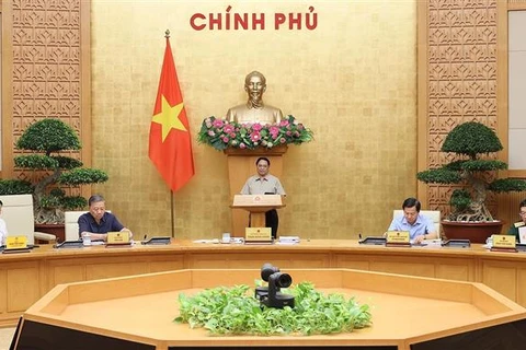 越南政府总理范明政主持召开2023年8月政府立法工作专项会议