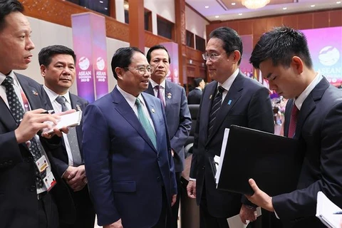 越南政府总理范明政会见日本首相岸田文雄