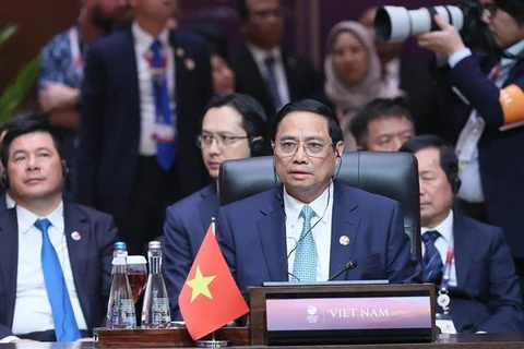 越南政府总理范明政出席东盟-印度领导人会议和东亚峰会