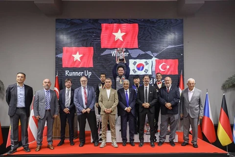 越南选手包方荣获得2023年世界三球开伦式台球锦标赛冠军