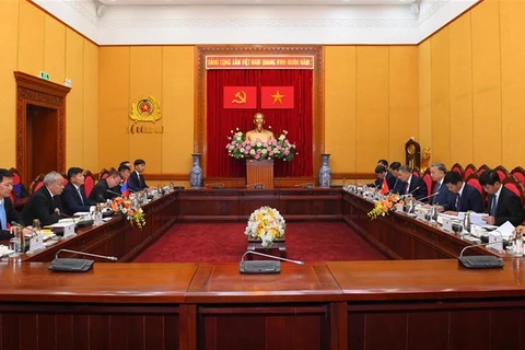 推动越南与蒙古友好关系向前发展