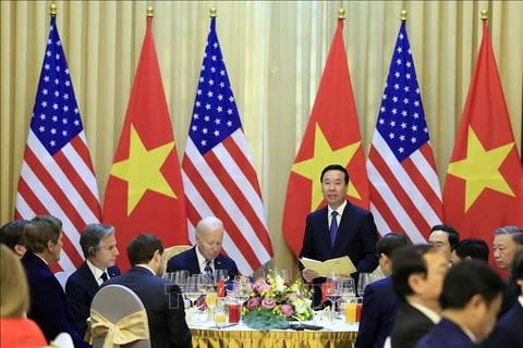 越南国家主席武文赏举行盛大国宴 款待美国总统拜登