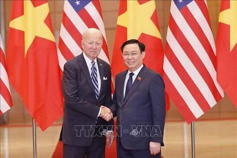 越南国会主席王廷惠会见美国总统拜登