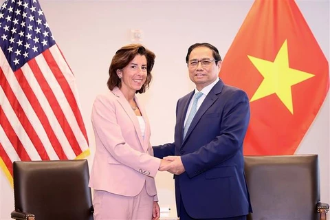 越南政府总理范明政会见美国商务部长和美国贸易代表 
