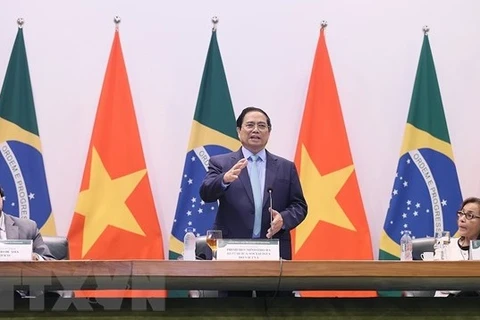 越南政府总理范明政圆满结束美国和巴西之行回到河内