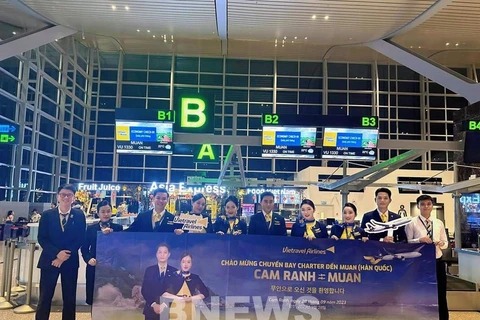 越南旅游航空公司执行首个连接芽庄和韩国务安的包机航班