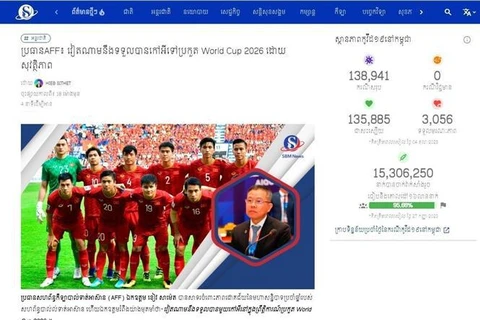 东南亚足联主席对越南足球的进步和贡献表示印象深刻