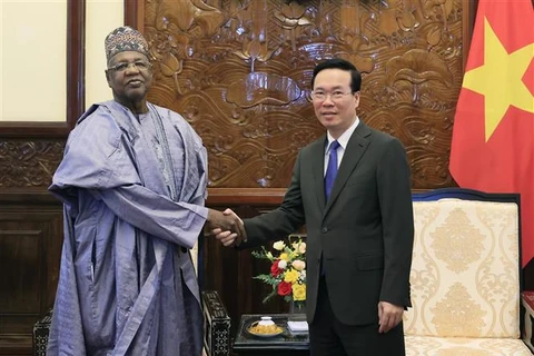 越南国家主席武文赏会见尼日利亚驻越大使