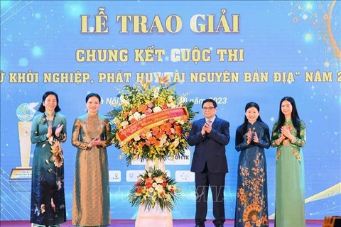 越南政府总理范明政出席“妇女创业，弘扬本土资源”竞赛决赛颁奖仪式