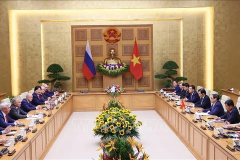 越南政府总理范明政会见俄罗斯国家杜马主席沃洛金