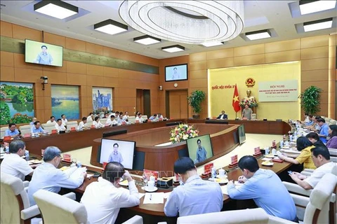国会党组与政府党组就国会第六次会议召开会议