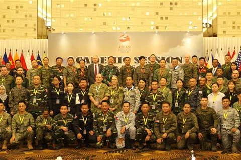 东盟防长扩大会人道主义救援减灾专家组实兵演习在印尼举行