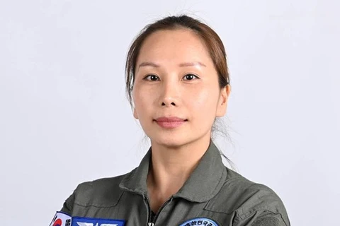 越南移民李浩贞被选为韩国国家飞行员