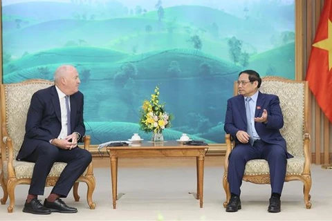 越南政府总理范明政会见太古集团董事长盖伊·布拉德利