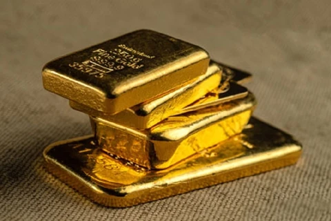 10月24日上午越南国内市场黄金价格从7100万盾的高位回落