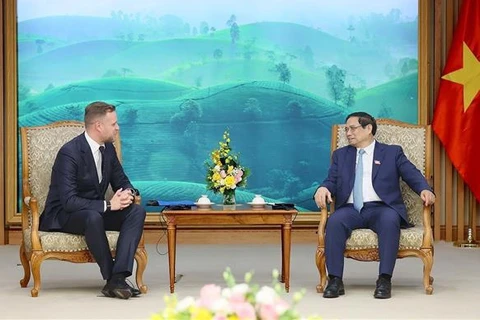 越南政府总理范明政会见立陶宛外交部长
